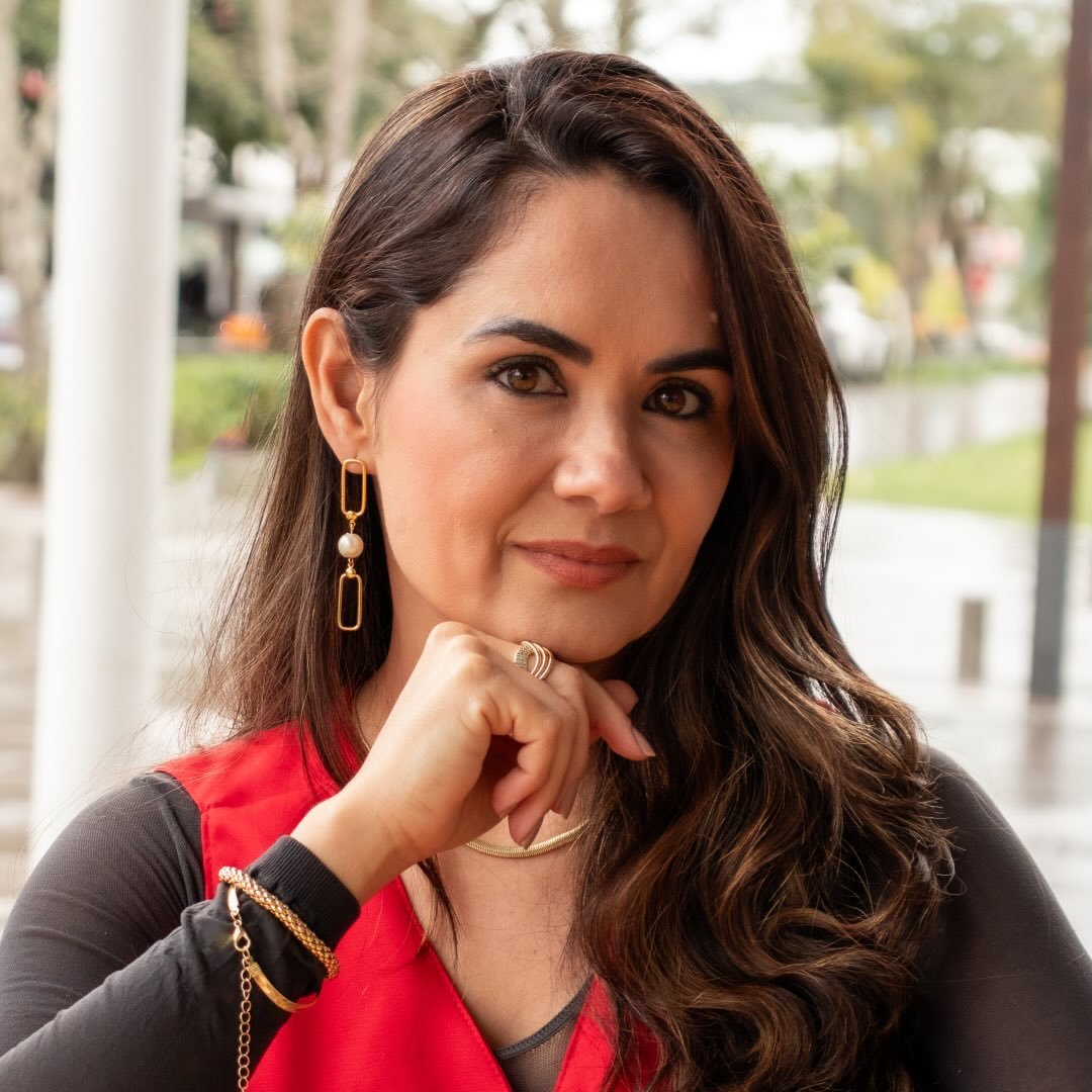 Cíntia Leitão, psicóloga especialista em saúde emocional e neurodesenvolvimento